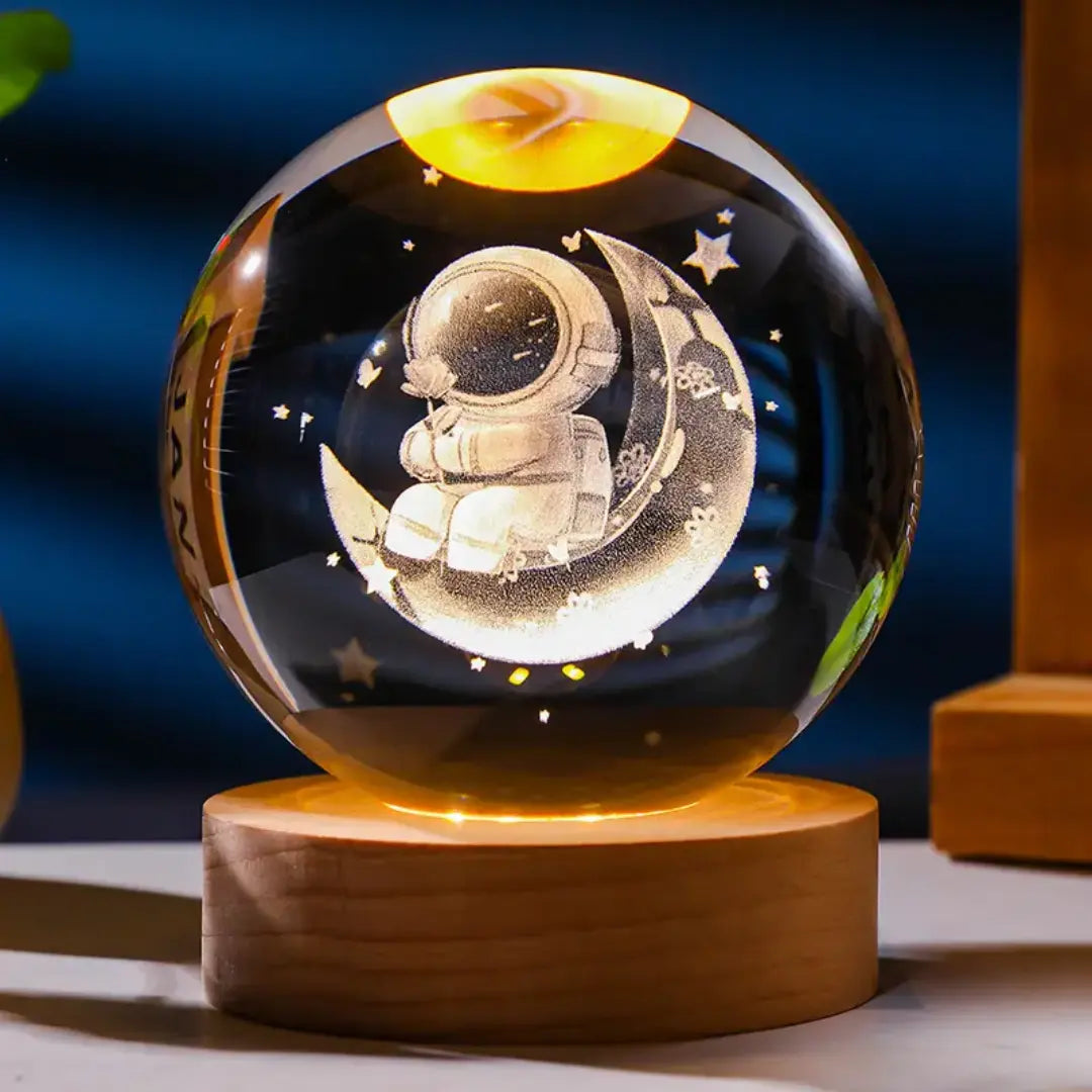 Astronaut-Moon-Lamp